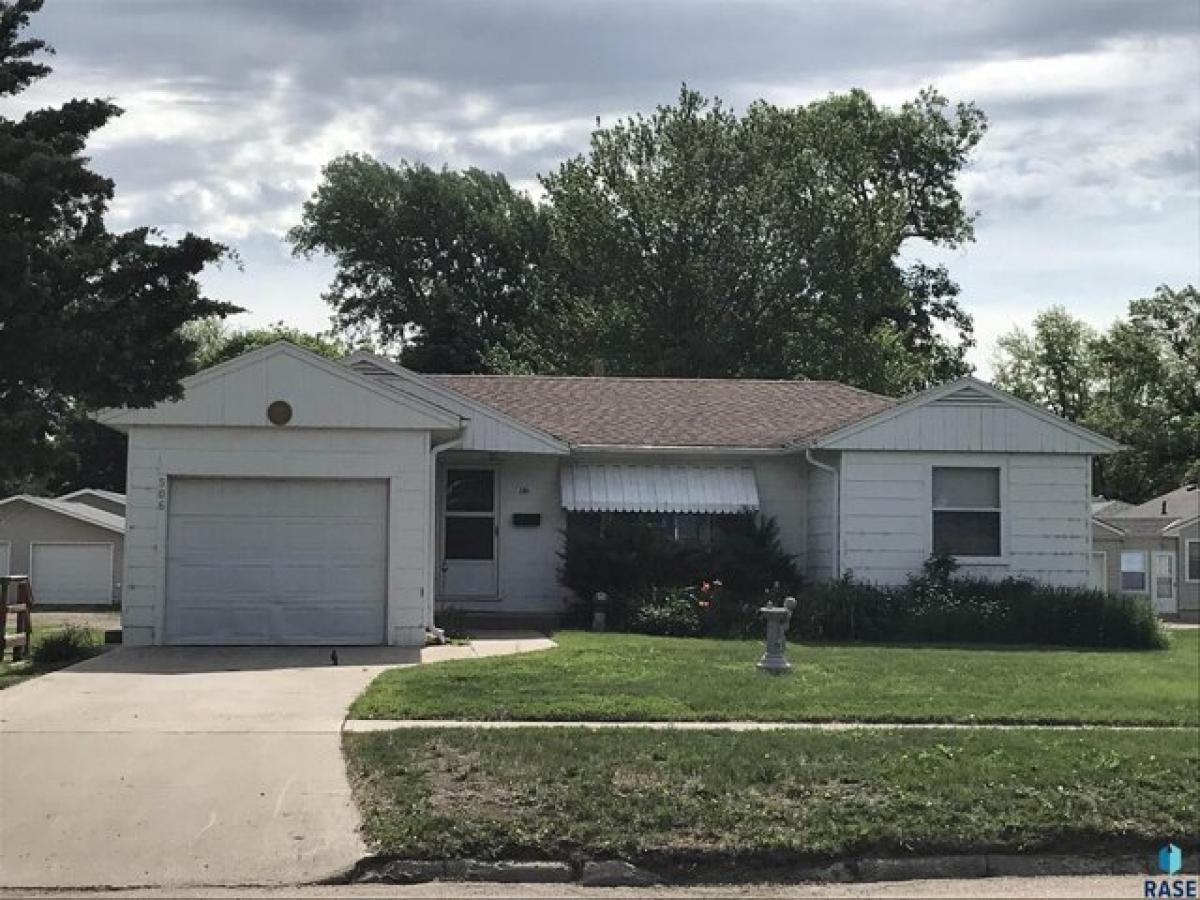 Picture of Home For Sale in Beresford, South Dakota, United States