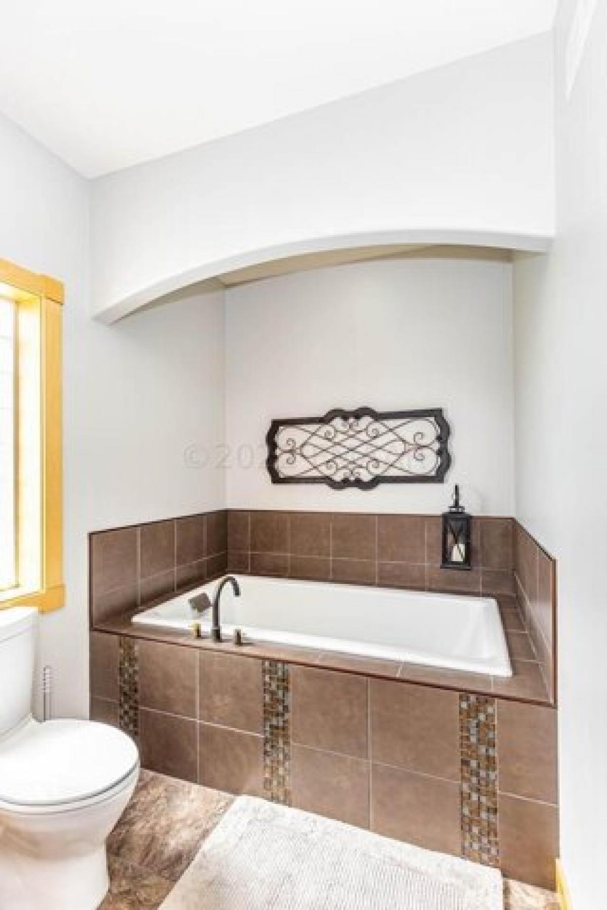 Picture of Home For Sale in West Fargo, North Dakota, United States