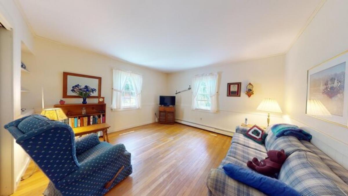 Picture of Home For Sale in Lewiston, Maine, United States