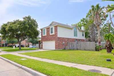 Home For Sale in Bacliff, Texas