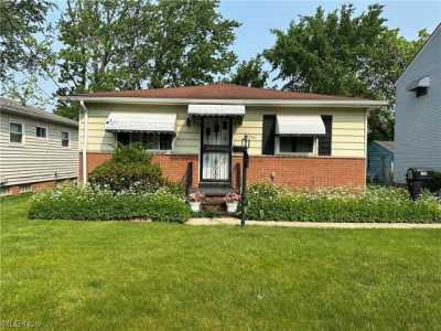 Home For Sale in Maple Heights, Ohio