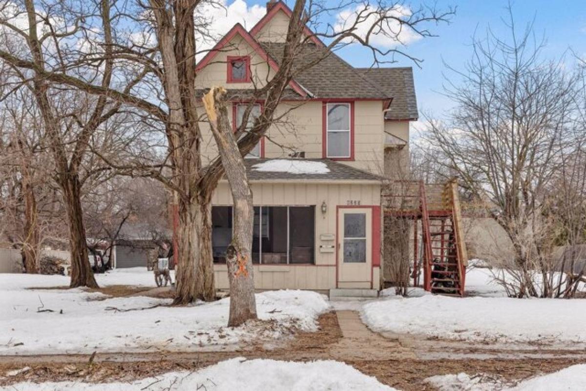 Picture of Home For Sale in Saint Louis Park, Minnesota, United States