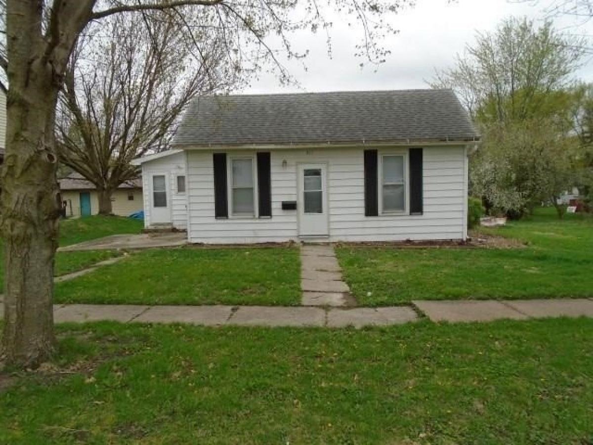 Picture of Home For Sale in Tipton, Iowa, United States