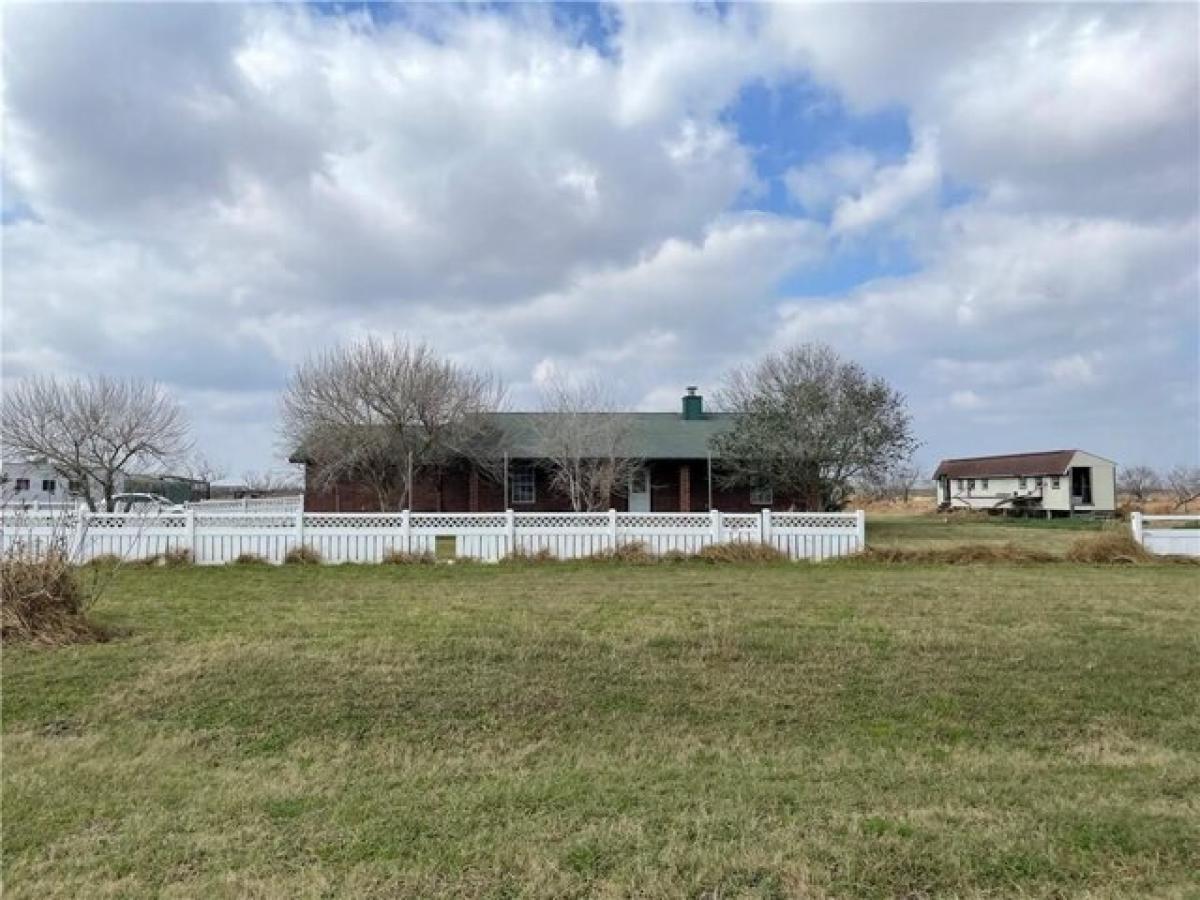 Picture of Home For Sale in Taft, Texas, United States