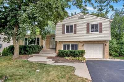 Home For Rent in Deerfield, Illinois