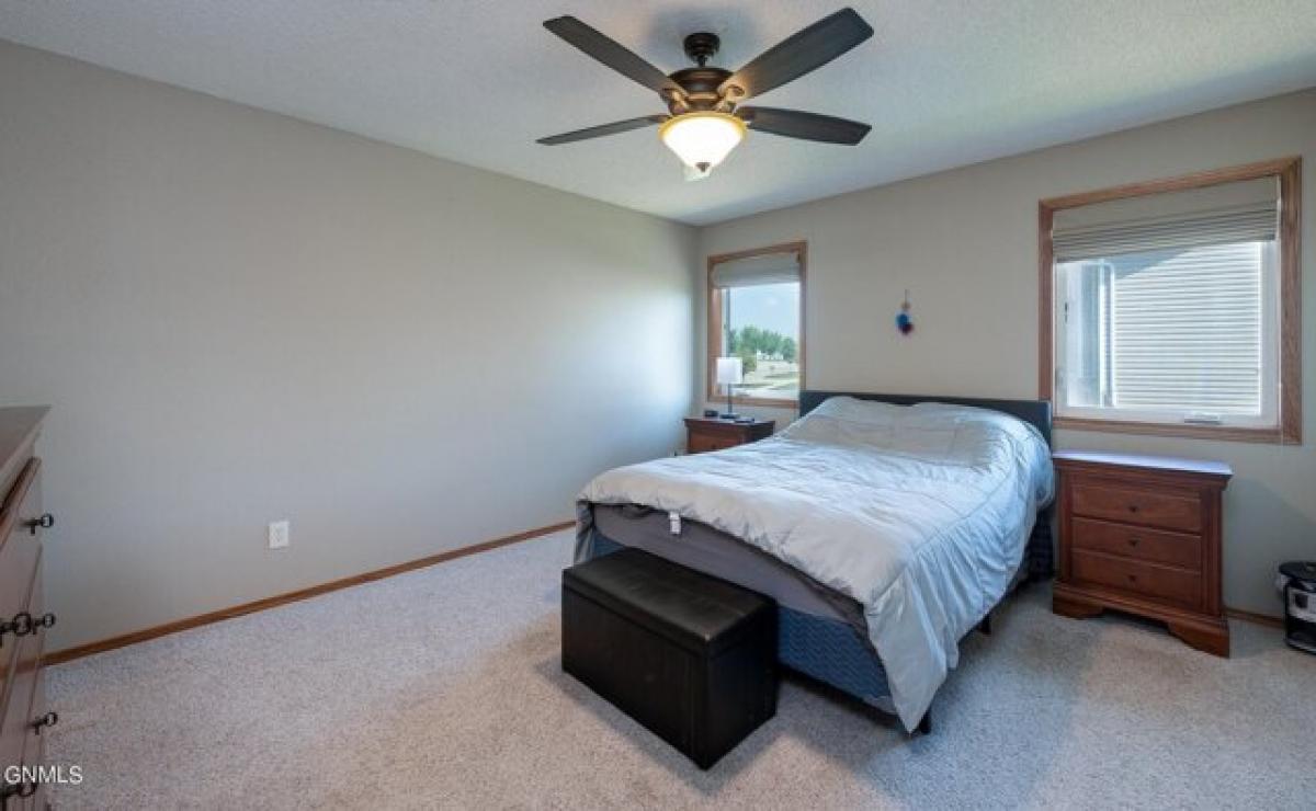 Picture of Home For Sale in Mandan, North Dakota, United States