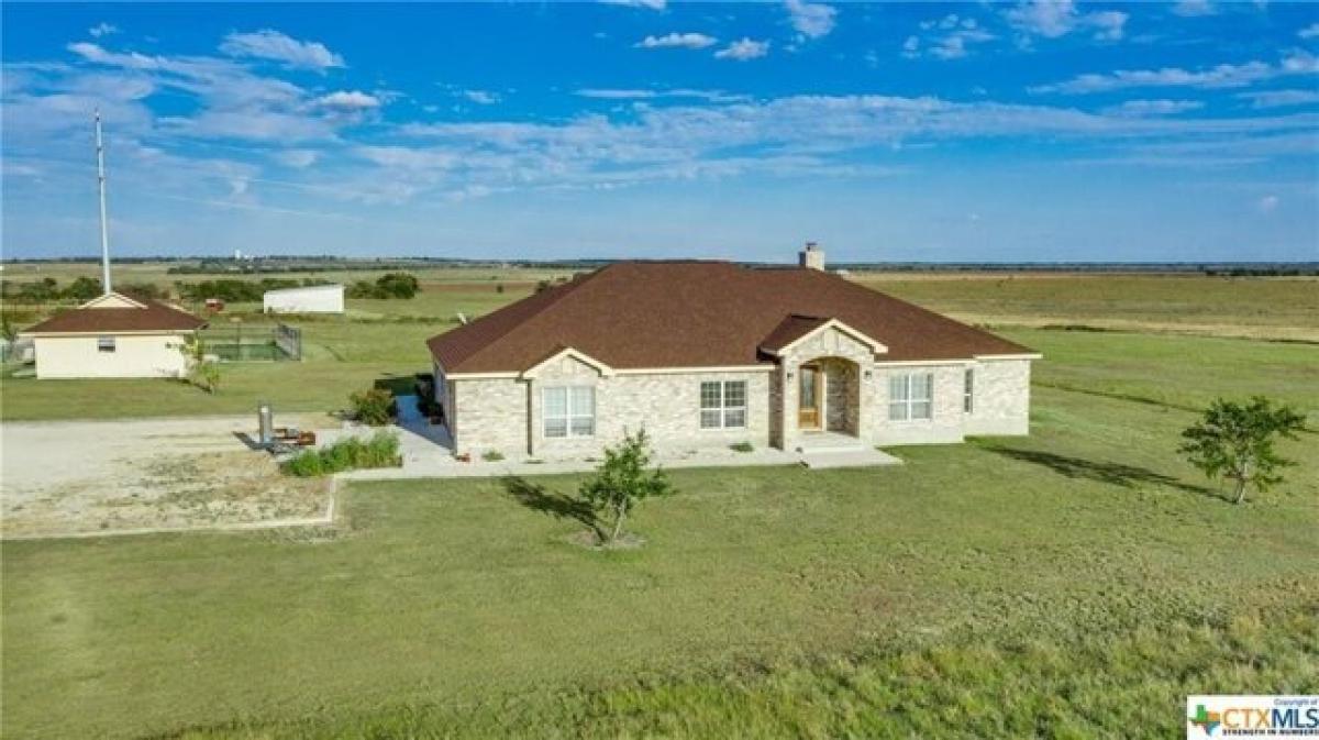 Picture of Home For Sale in Seguin, Texas, United States