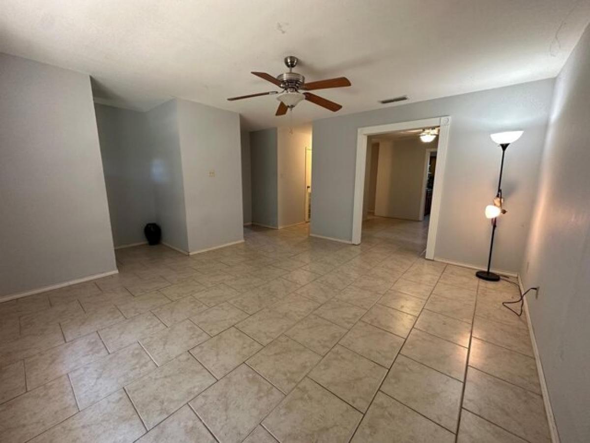 Picture of Home For Sale in Laredo, Texas, United States