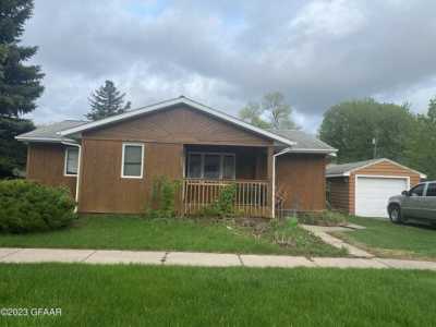 Home For Sale in Grand Forks, North Dakota