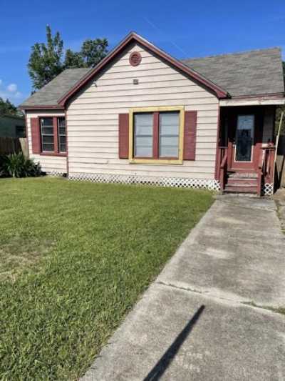 Home For Sale in Port Arthur, Texas