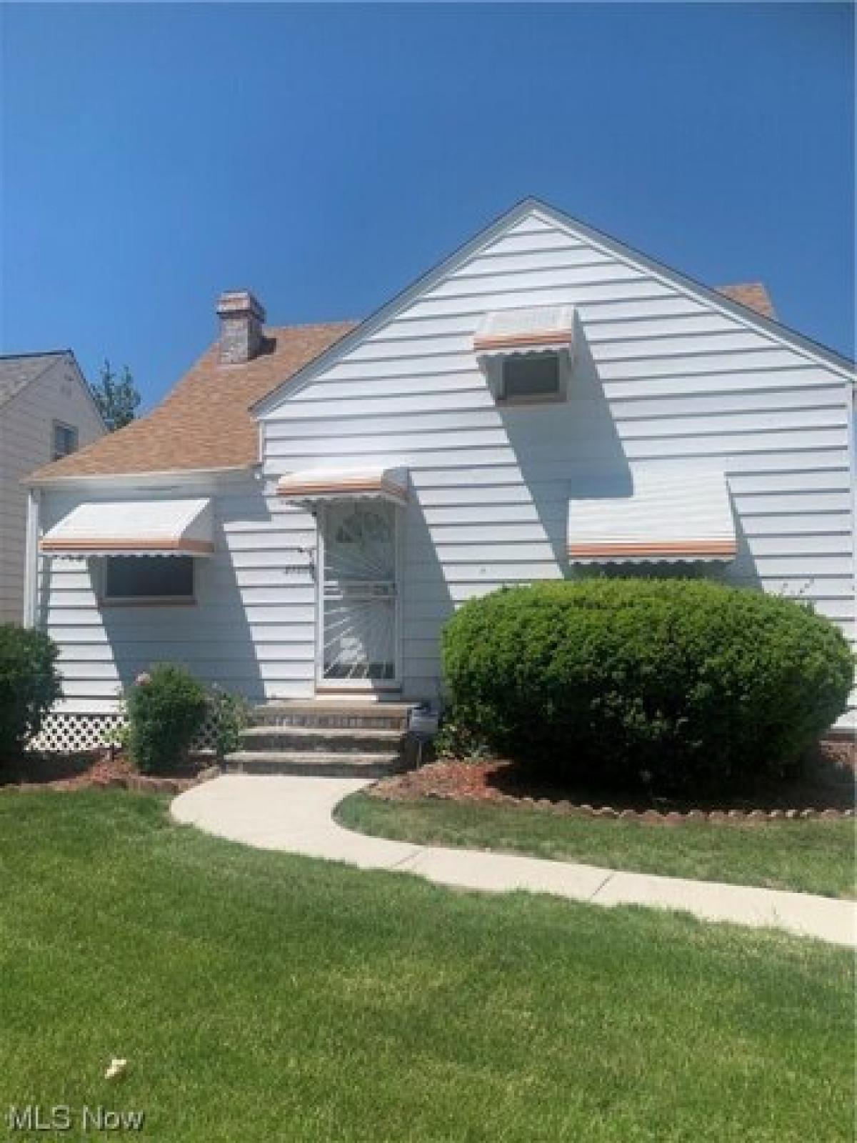 Picture of Home For Sale in Maple Heights, Ohio, United States