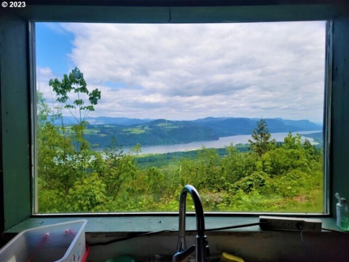 Picture of Home For Sale in Corbett, Oregon, United States