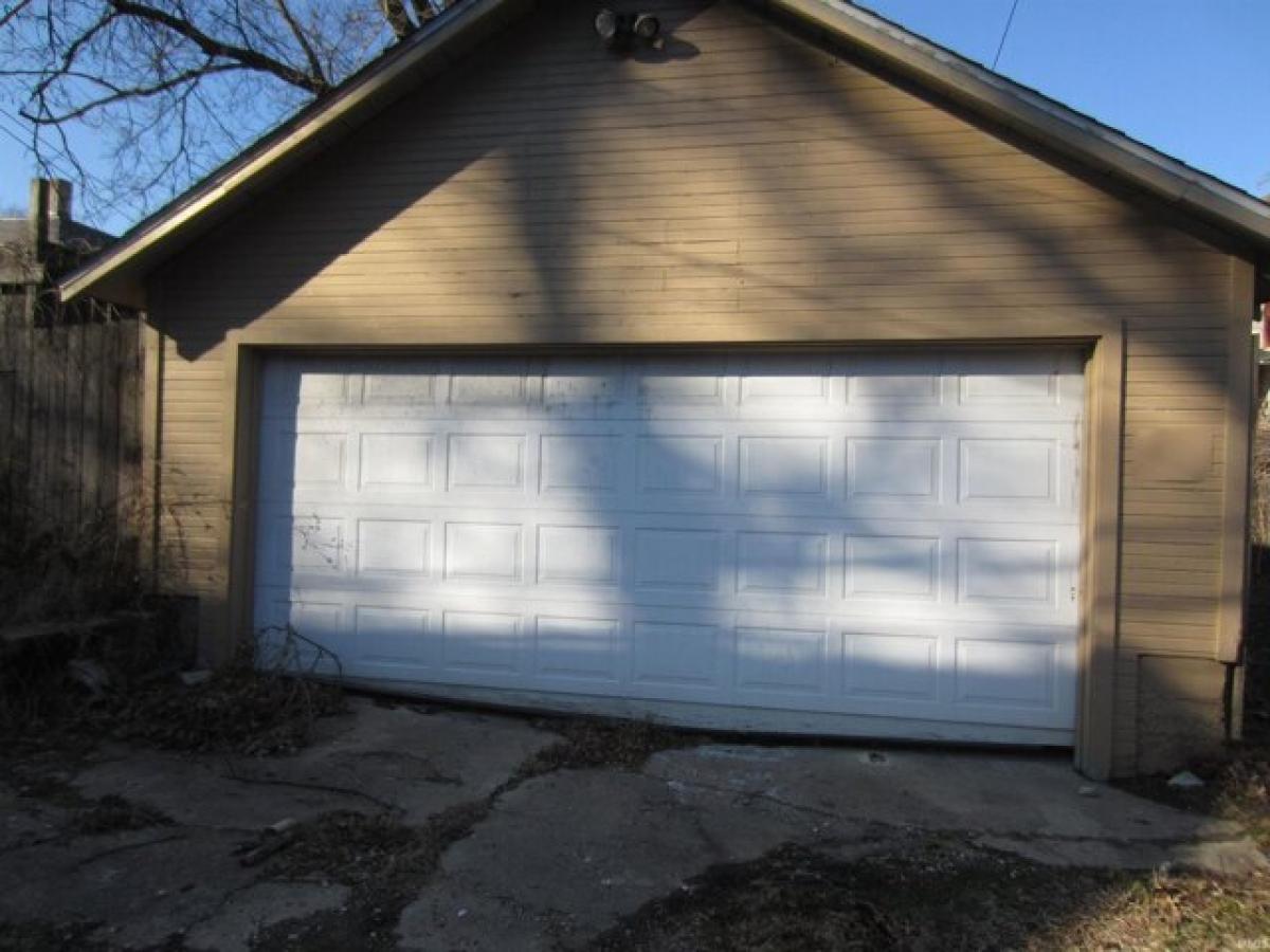 Picture of Home For Sale in Marion, Indiana, United States