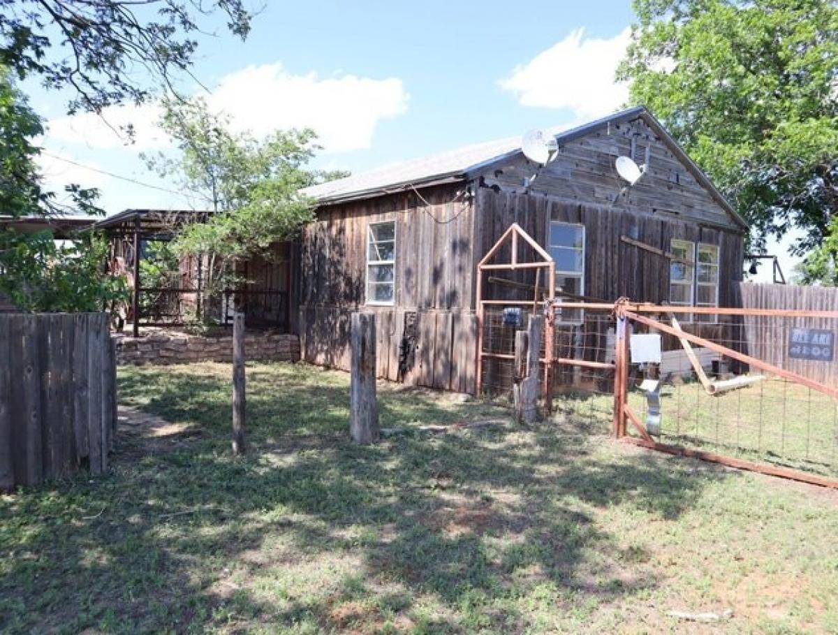 Picture of Home For Sale in Sweetwater, Texas, United States