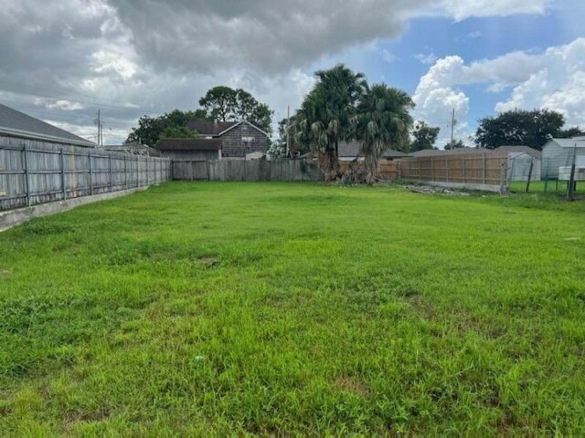 Picture of Residential Land For Sale in Metairie, Louisiana, United States