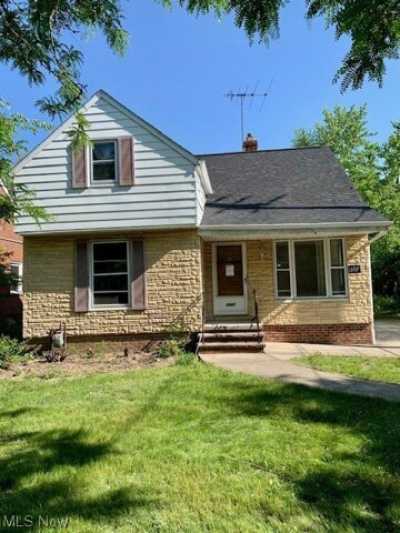 Home For Sale in Garfield Heights, Ohio