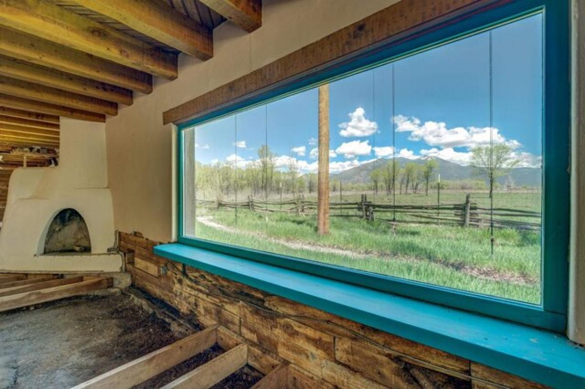 Picture of Home For Sale in Taos, New Mexico, United States