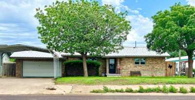 Home For Sale in Dumas, Texas