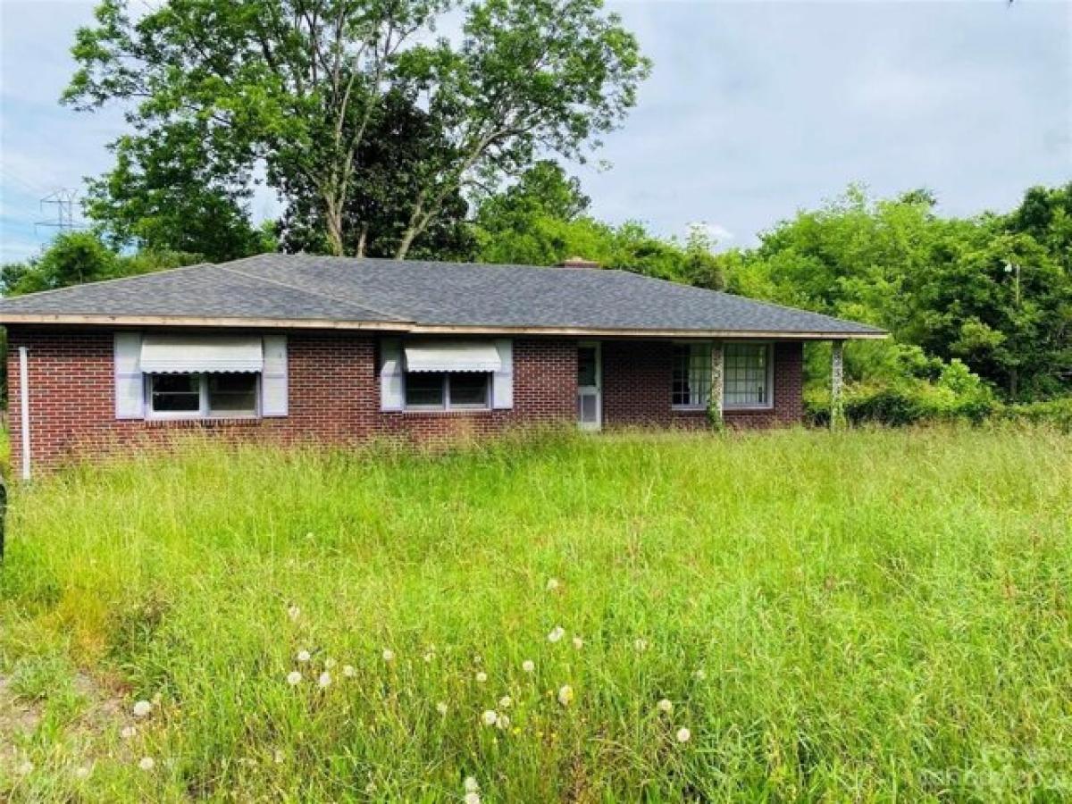 Picture of Home For Sale in Chester, South Carolina, United States