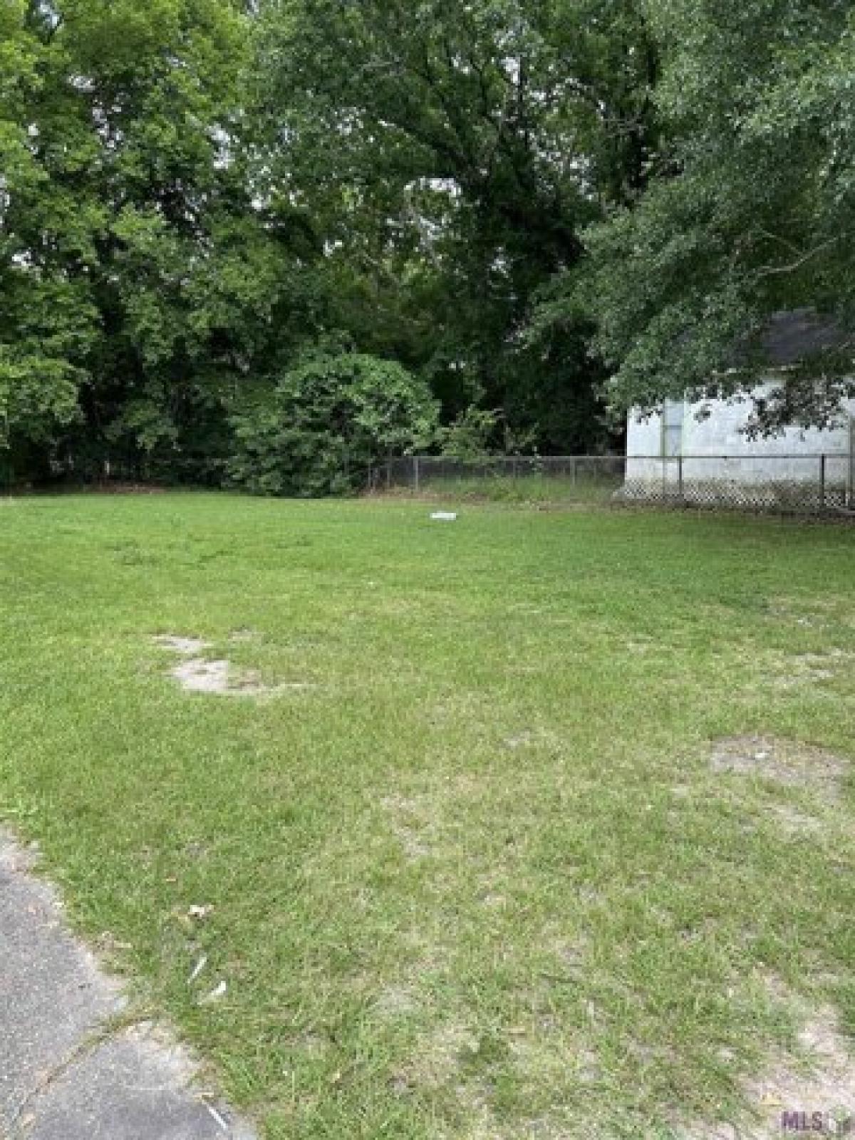 Picture of Residential Land For Sale in Baton Rouge, Louisiana, United States