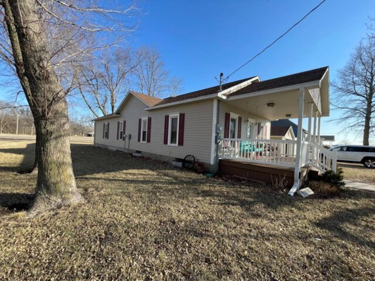 Picture of Home For Sale in Palmer, Kansas, United States