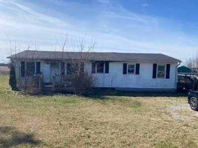 Home For Sale in Olmstead, Kentucky