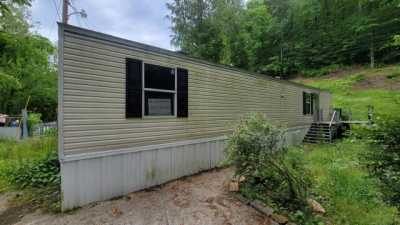 Home For Sale in Van Lear, Kentucky