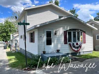 Home For Sale in Syracuse, Indiana