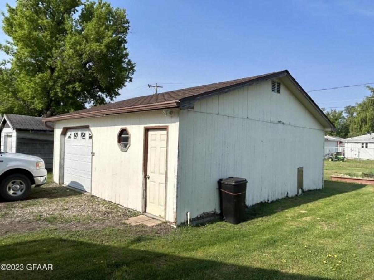 Picture of Home For Sale in Drayton, North Dakota, United States