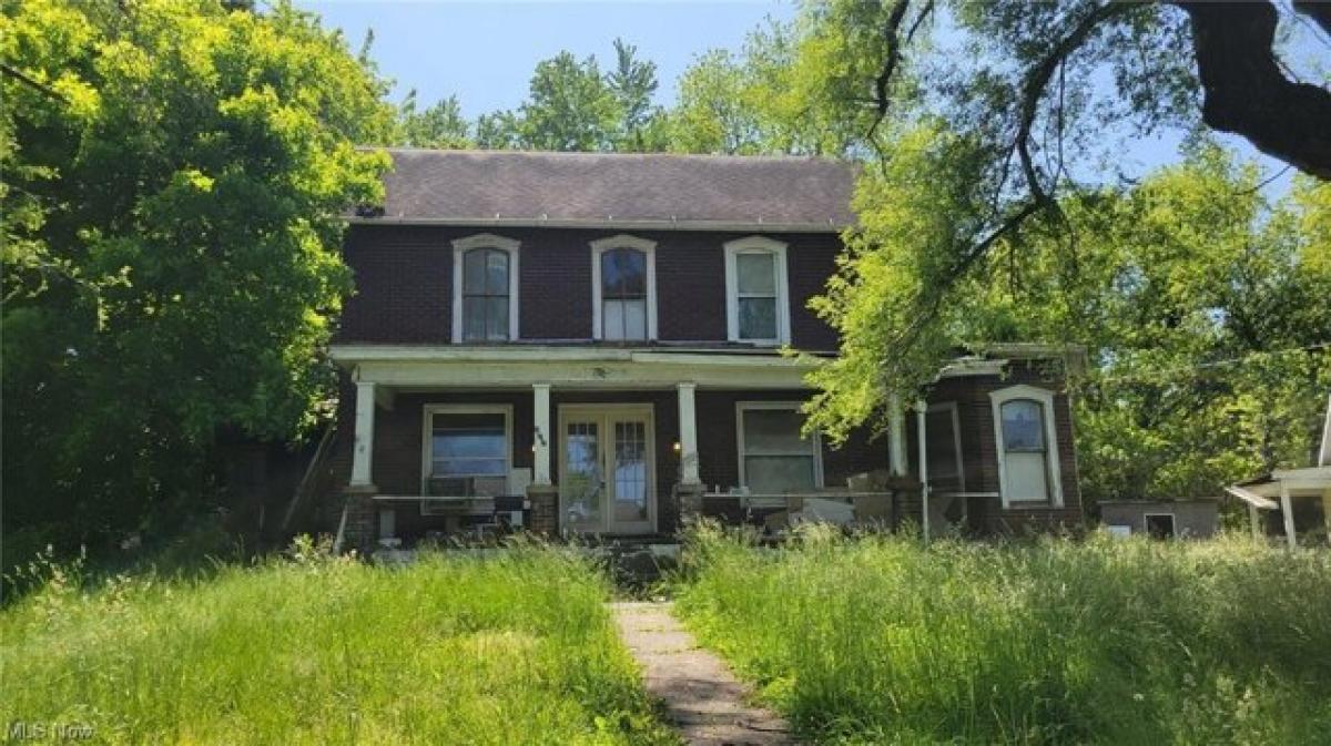 Picture of Home For Sale in Roseville, Ohio, United States