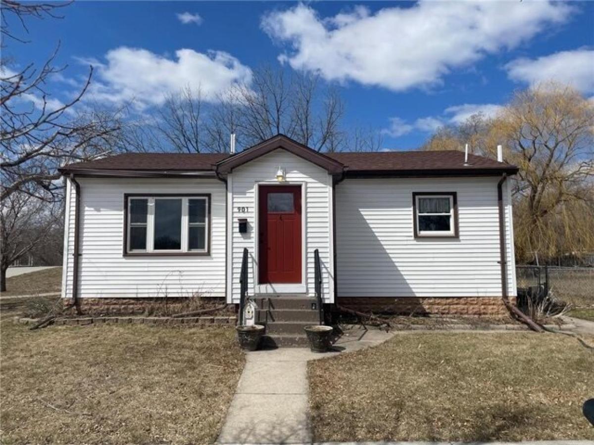 Picture of Home For Sale in Moorhead, Minnesota, United States