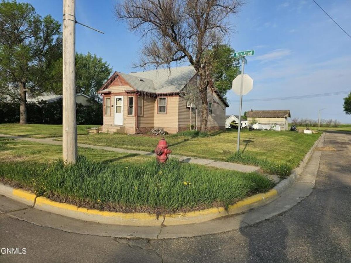 Picture of Home For Sale in Grenora, North Dakota, United States