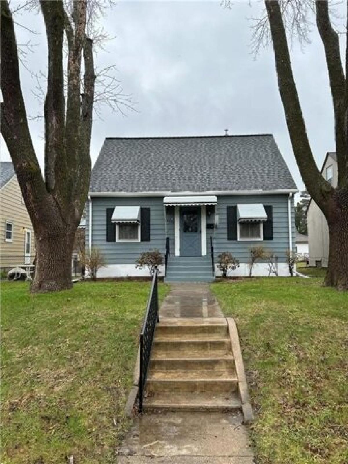 Picture of Home For Sale in Robbinsdale, Minnesota, United States