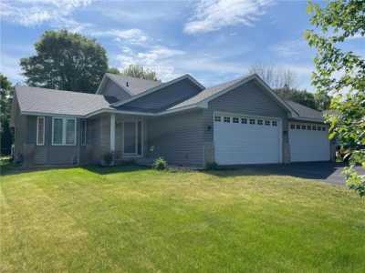 Home For Sale in Lino Lakes, Minnesota