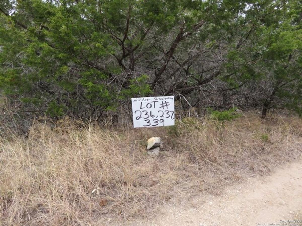 Picture of Residential Land For Sale in Lakehills, Texas, United States