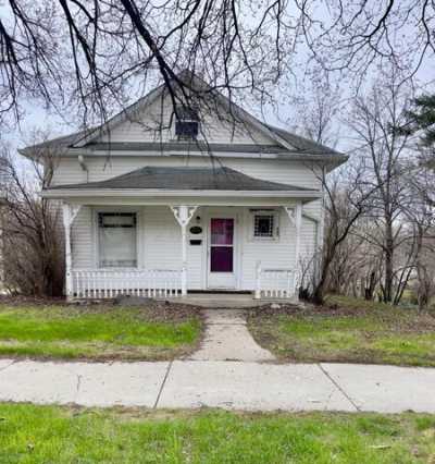 Home For Sale in Valley City, North Dakota