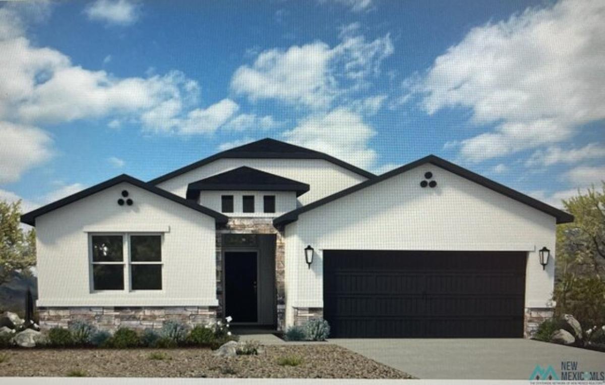 Picture of Home For Sale in Carlsbad, New Mexico, United States