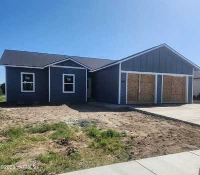 Home For Sale in Tieton, Washington