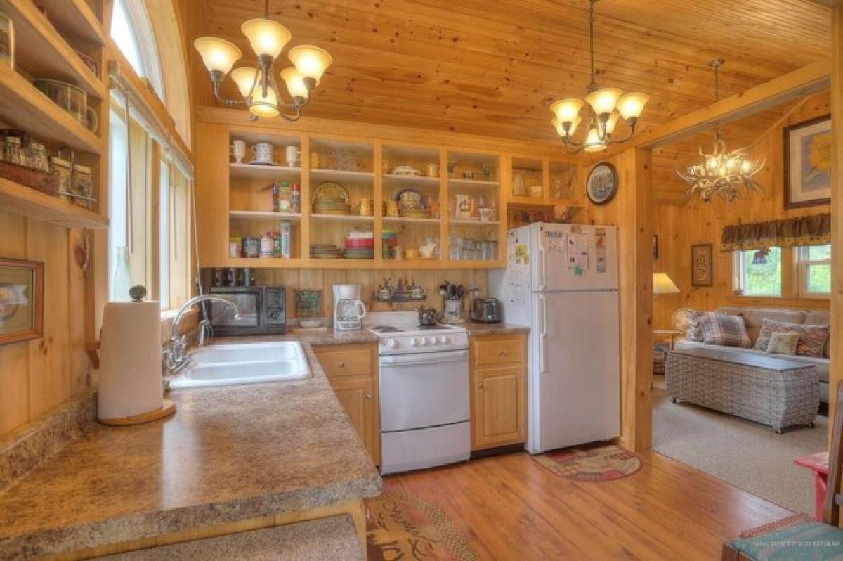 Picture of Home For Sale in Rangeley, Maine, United States