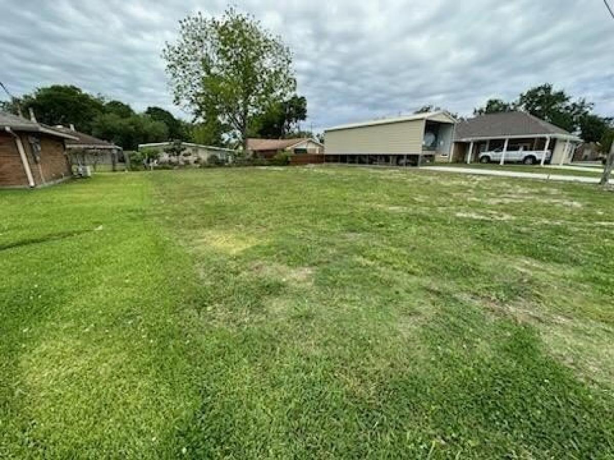 Picture of Residential Land For Sale in Gretna, Louisiana, United States