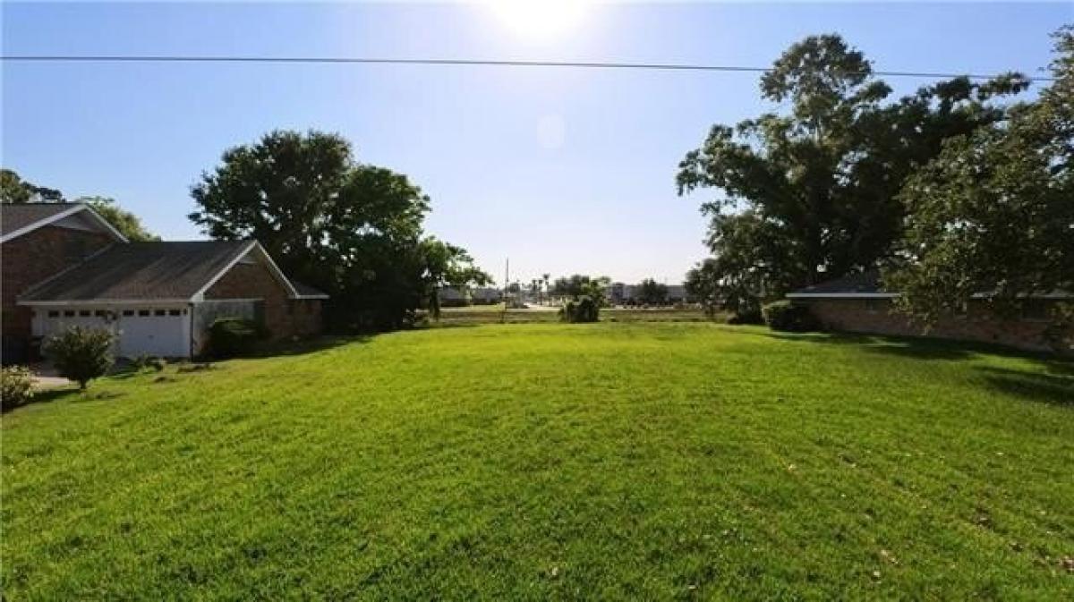 Picture of Residential Land For Sale in Gretna, Louisiana, United States