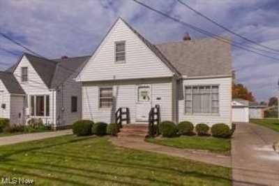 Home For Sale in Garfield Heights, Ohio