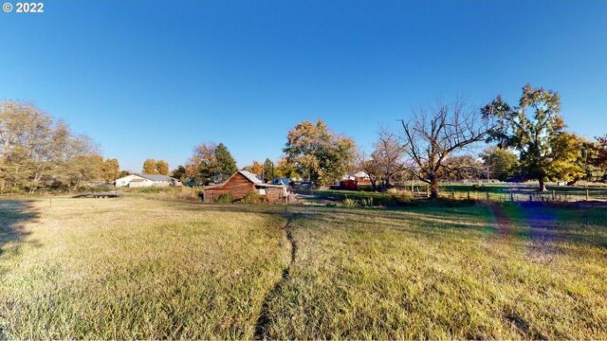 Picture of Home For Sale in Milton Freewater, Oregon, United States