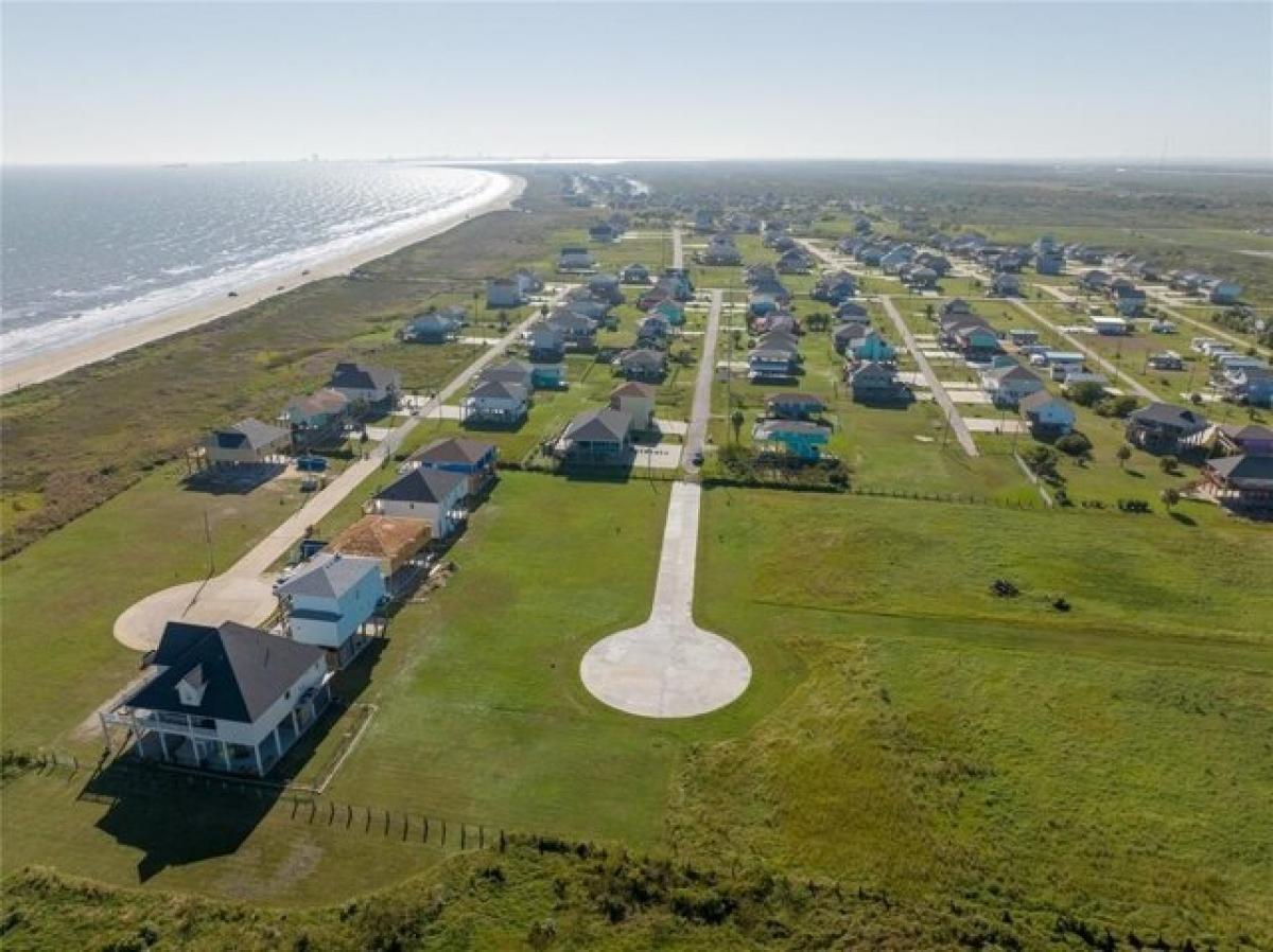 Picture of Residential Land For Sale in Crystal Beach, Texas, United States