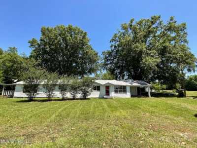 Home For Sale in Morton, Mississippi