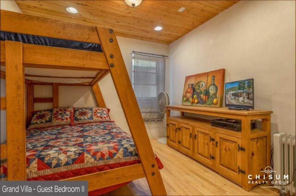 Picture of Home For Sale in Taos, New Mexico, United States