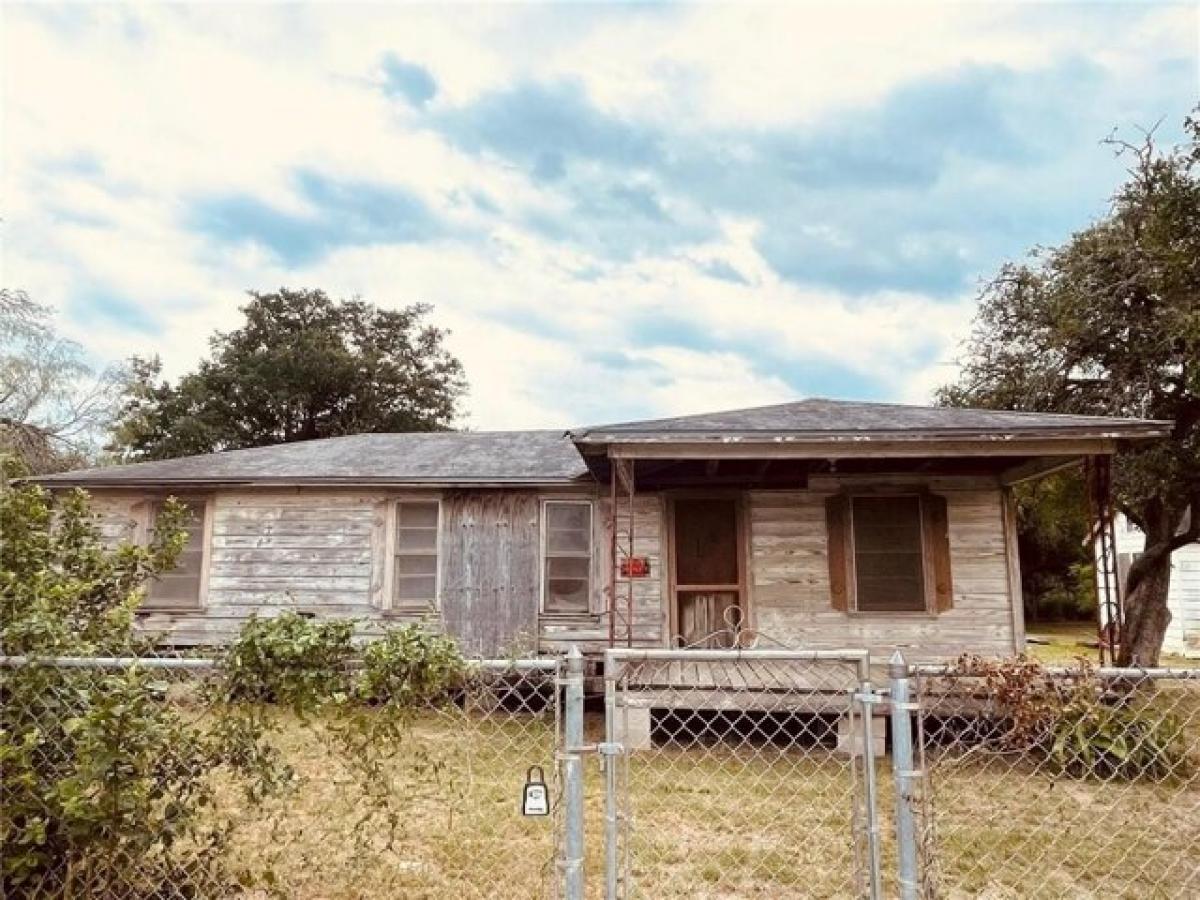 Picture of Home For Sale in Hebbronville, Texas, United States