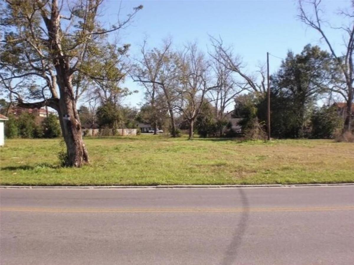 Picture of Residential Land For Sale in Waycross, Georgia, United States