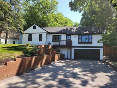 Home For Sale in Wayzata, Minnesota