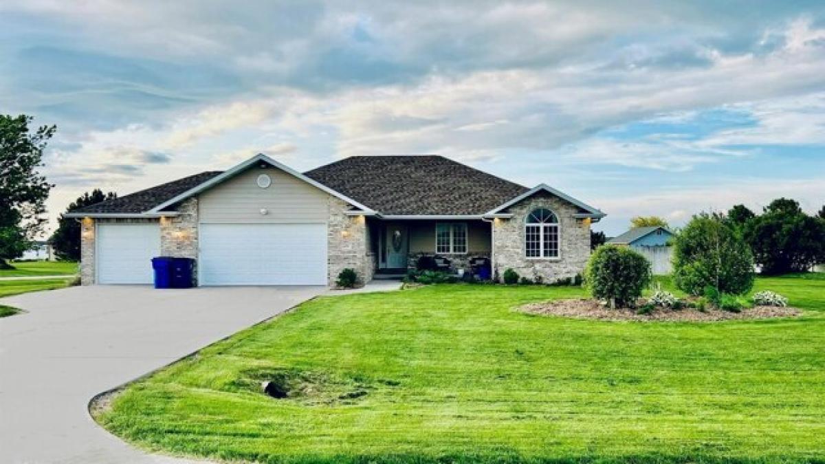 Picture of Home For Sale in North Platte, Nebraska, United States